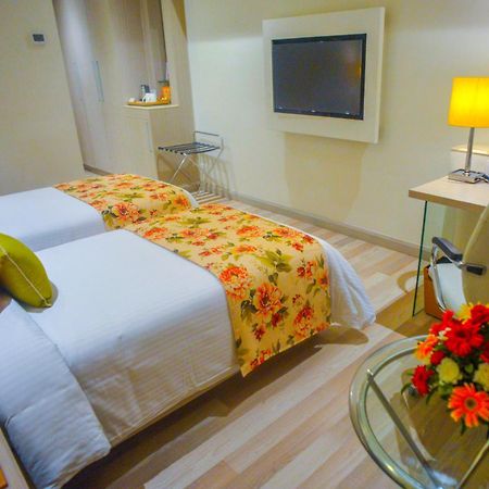 Efcee Sarovar Premiere Bhavnagar Εξωτερικό φωτογραφία