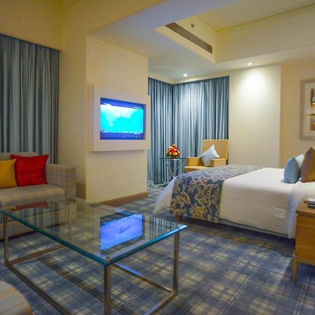 Efcee Sarovar Premiere Bhavnagar Εξωτερικό φωτογραφία