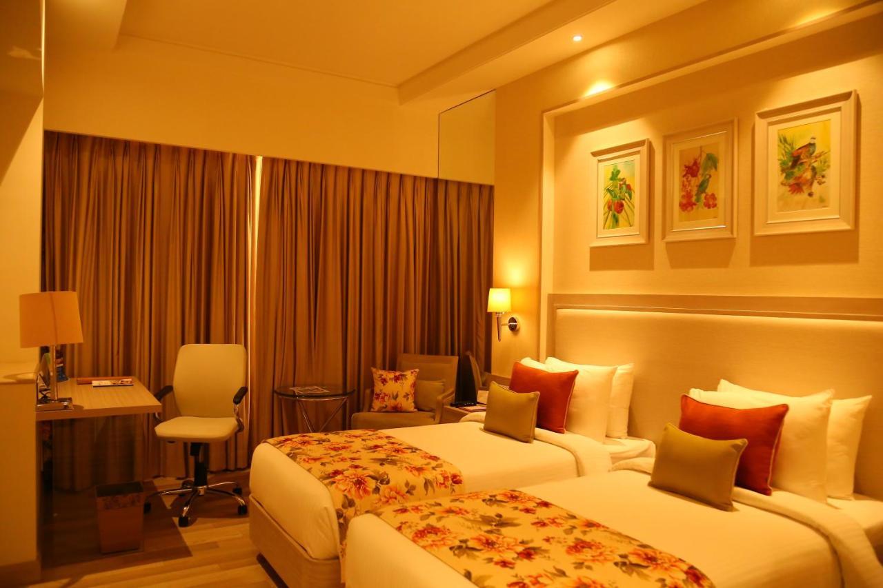 Efcee Sarovar Premiere Bhavnagar Εξωτερικό φωτογραφία