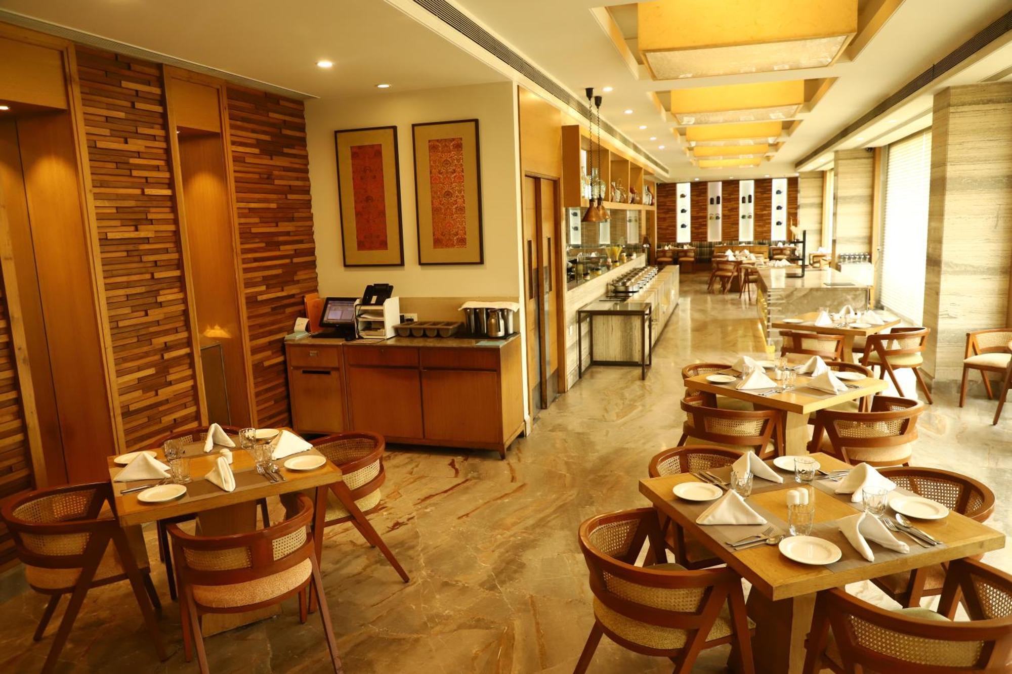 Efcee Sarovar Premiere Bhavnagar Εξωτερικό φωτογραφία