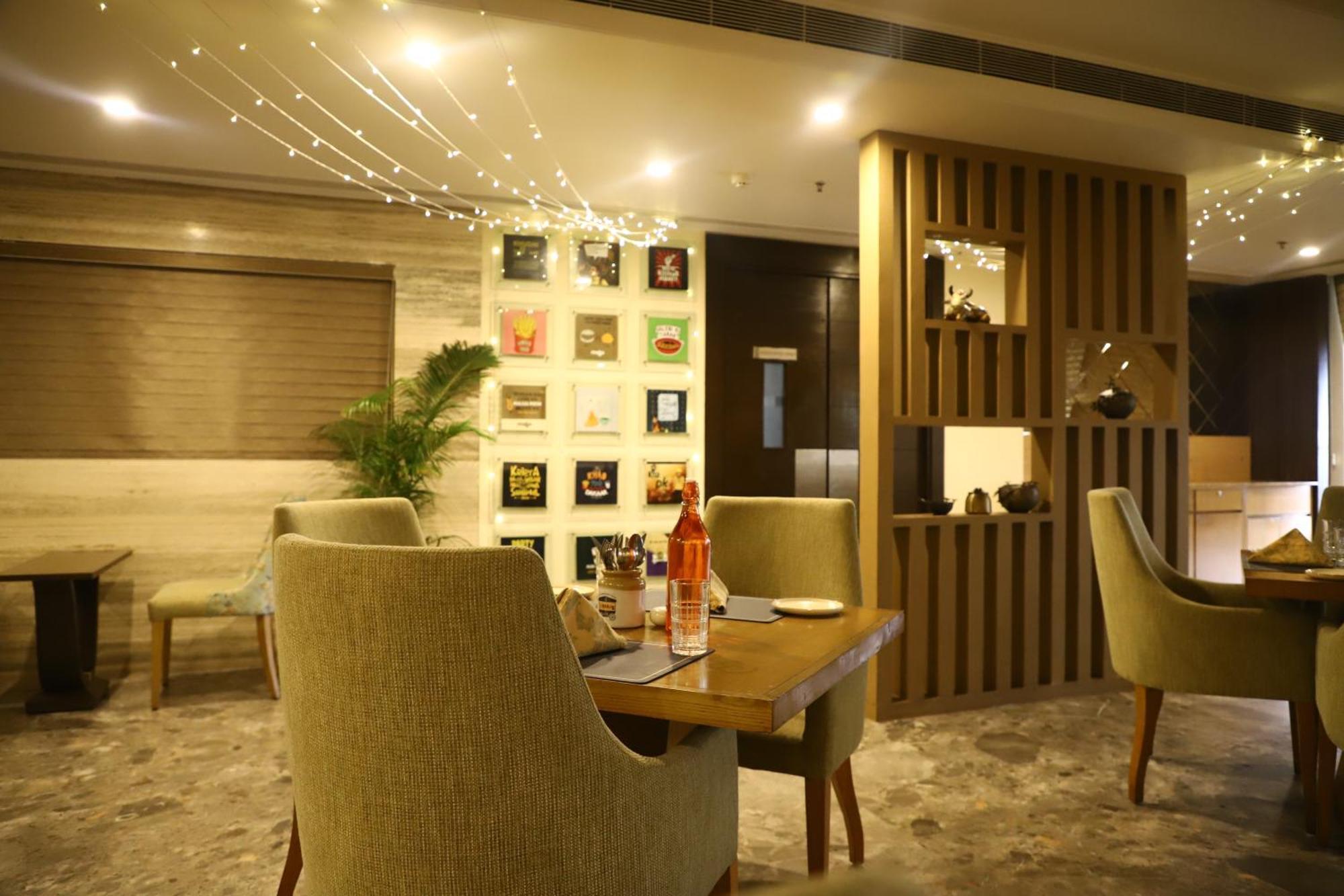 Efcee Sarovar Premiere Bhavnagar Εξωτερικό φωτογραφία
