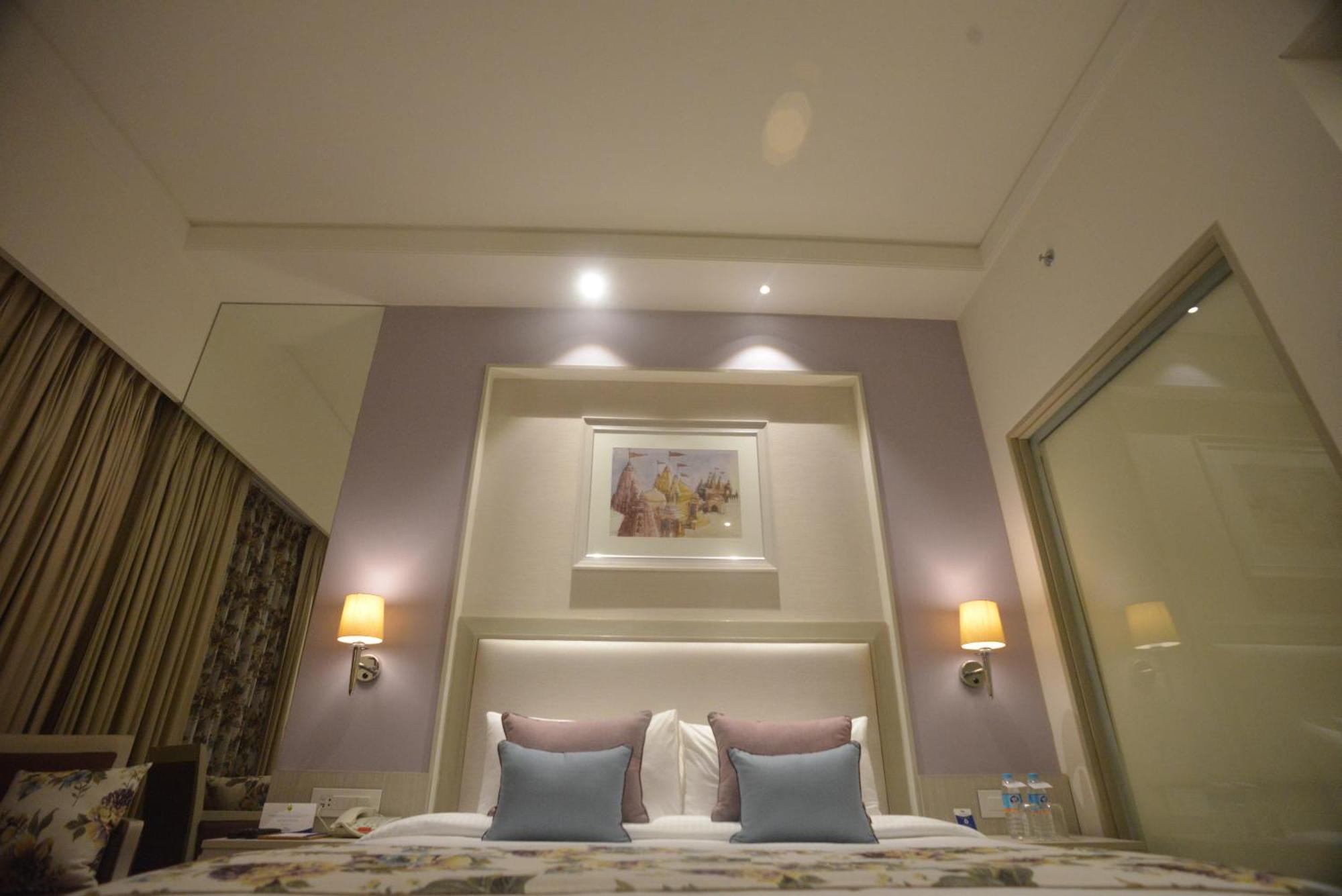 Efcee Sarovar Premiere Bhavnagar Εξωτερικό φωτογραφία