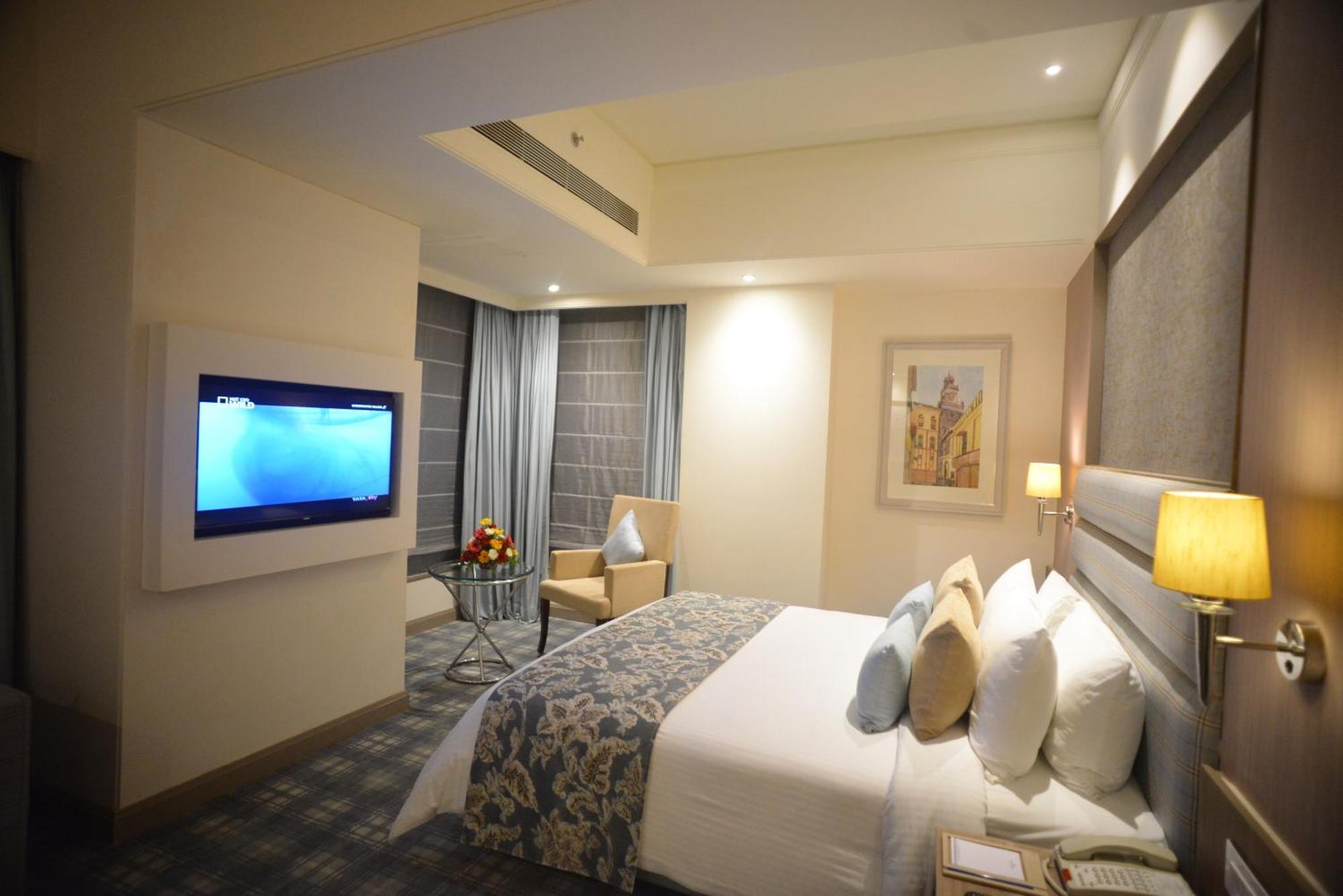 Efcee Sarovar Premiere Bhavnagar Εξωτερικό φωτογραφία
