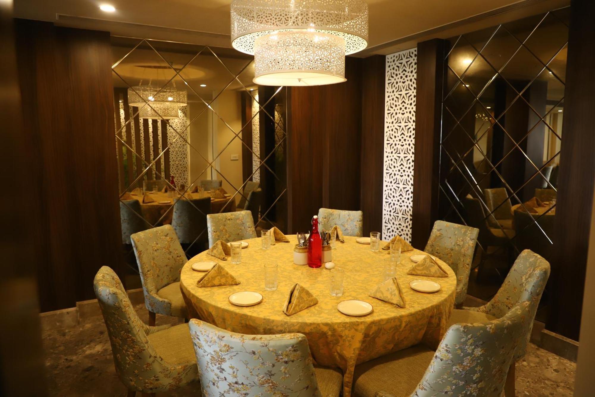 Efcee Sarovar Premiere Bhavnagar Εξωτερικό φωτογραφία
