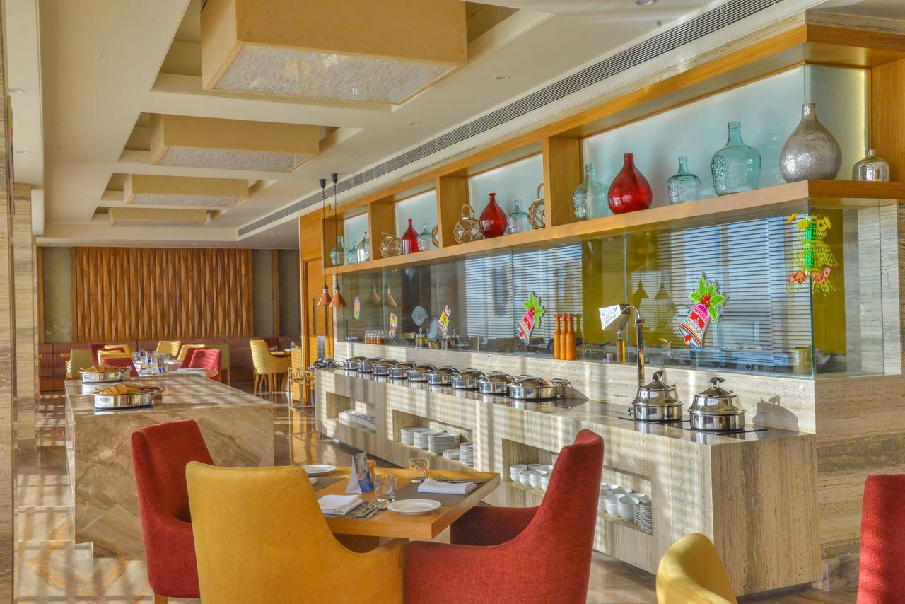 Efcee Sarovar Premiere Bhavnagar Εξωτερικό φωτογραφία